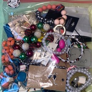 2.5 lb. Jewelry Mystery bag.